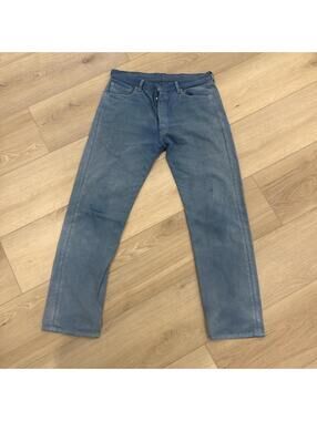 Mens Levi’s 501 Blue denim jeans with a relaxed fit